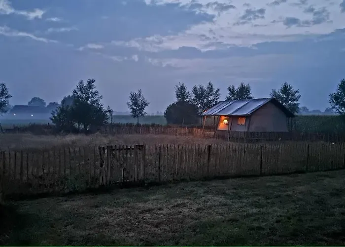 Luxury Safari Tent Near Veluwe Klarenbeek